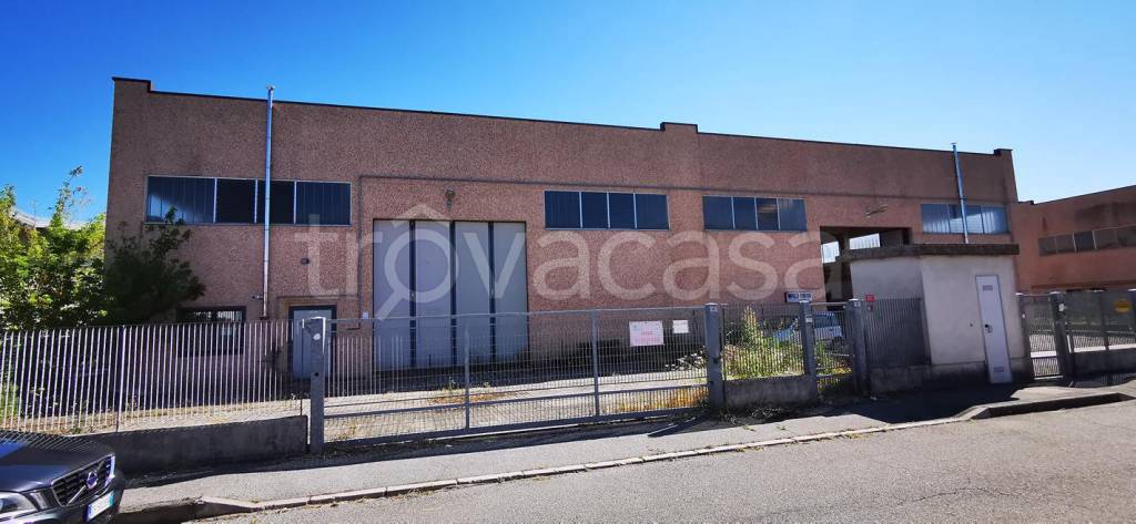 locale commerciale in vendita a Codogno