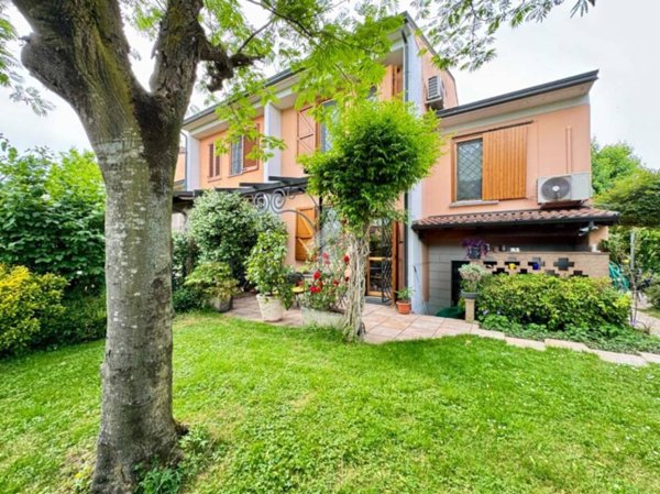 casa indipendente in vendita a Codogno