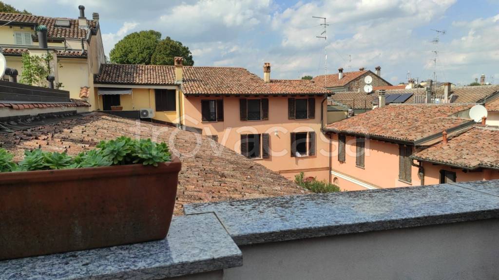 casa indipendente in vendita a Codogno