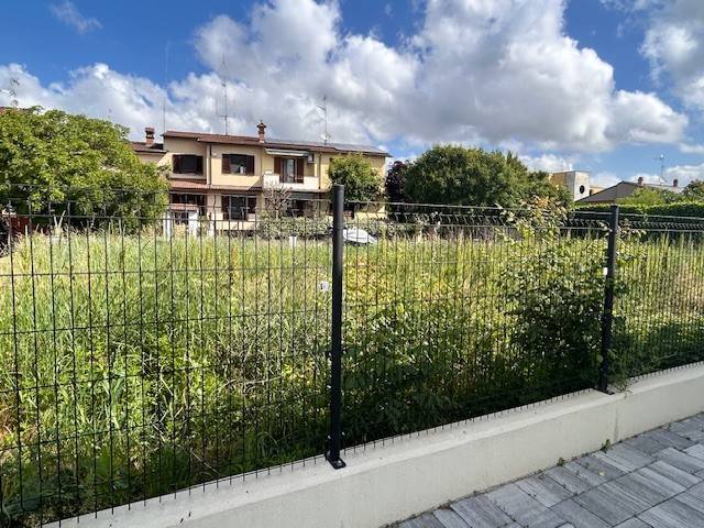 terreno edificabile in vendita a Codogno