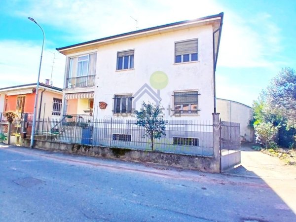 casa indipendente in vendita a Codogno