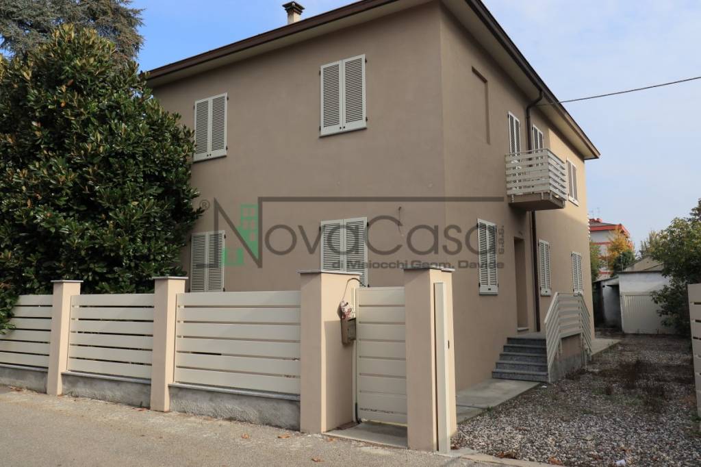 casa indipendente in vendita a Codogno