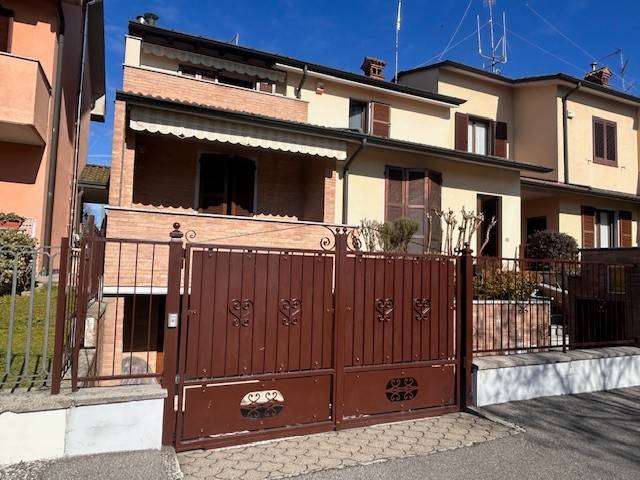 casa indipendente in vendita a Codogno