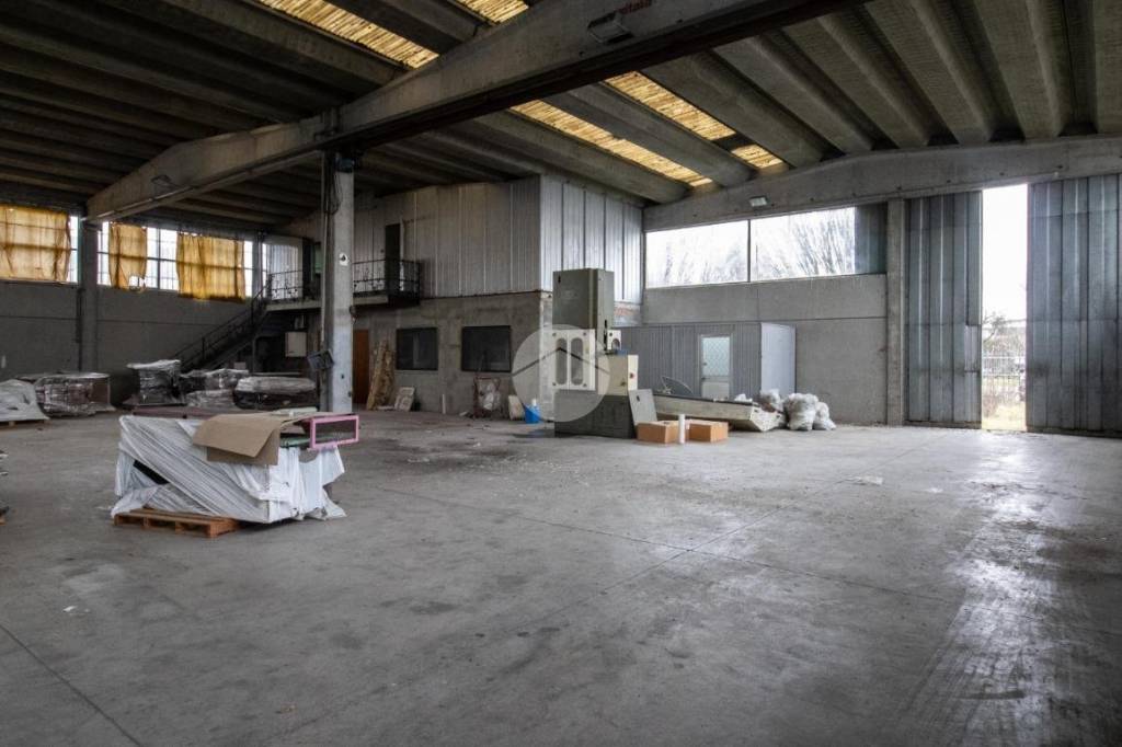 locale commerciale in vendita a Codogno