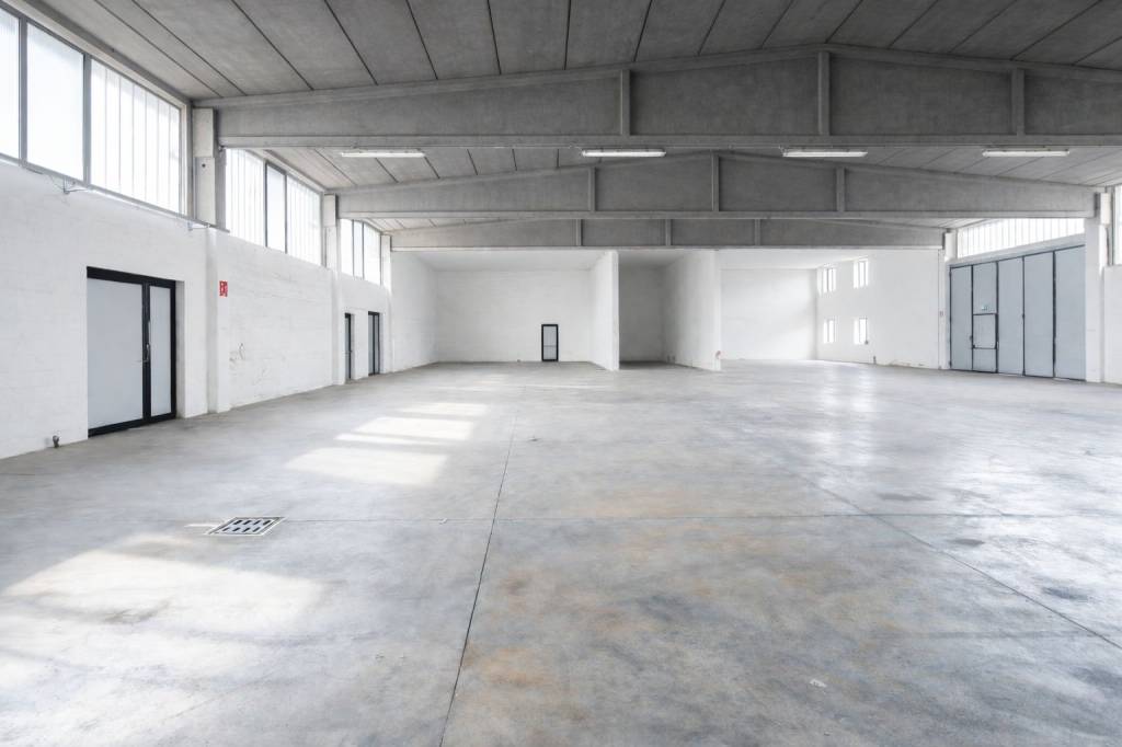 locale commerciale in vendita a Codogno