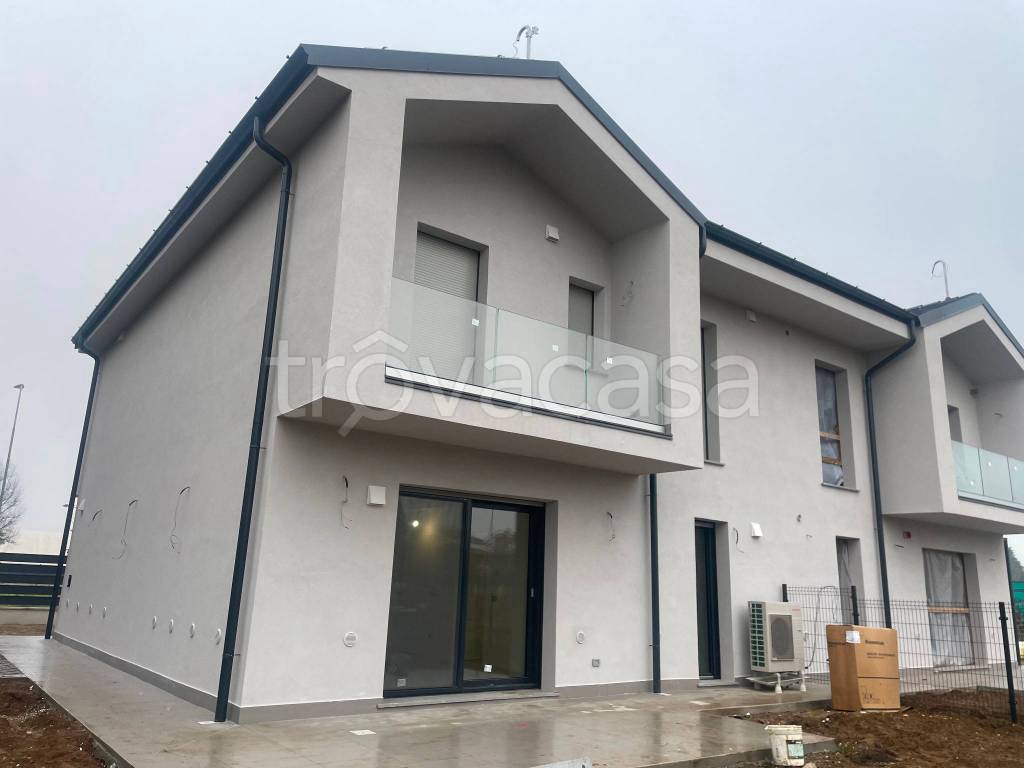 casa indipendente in vendita a Codogno