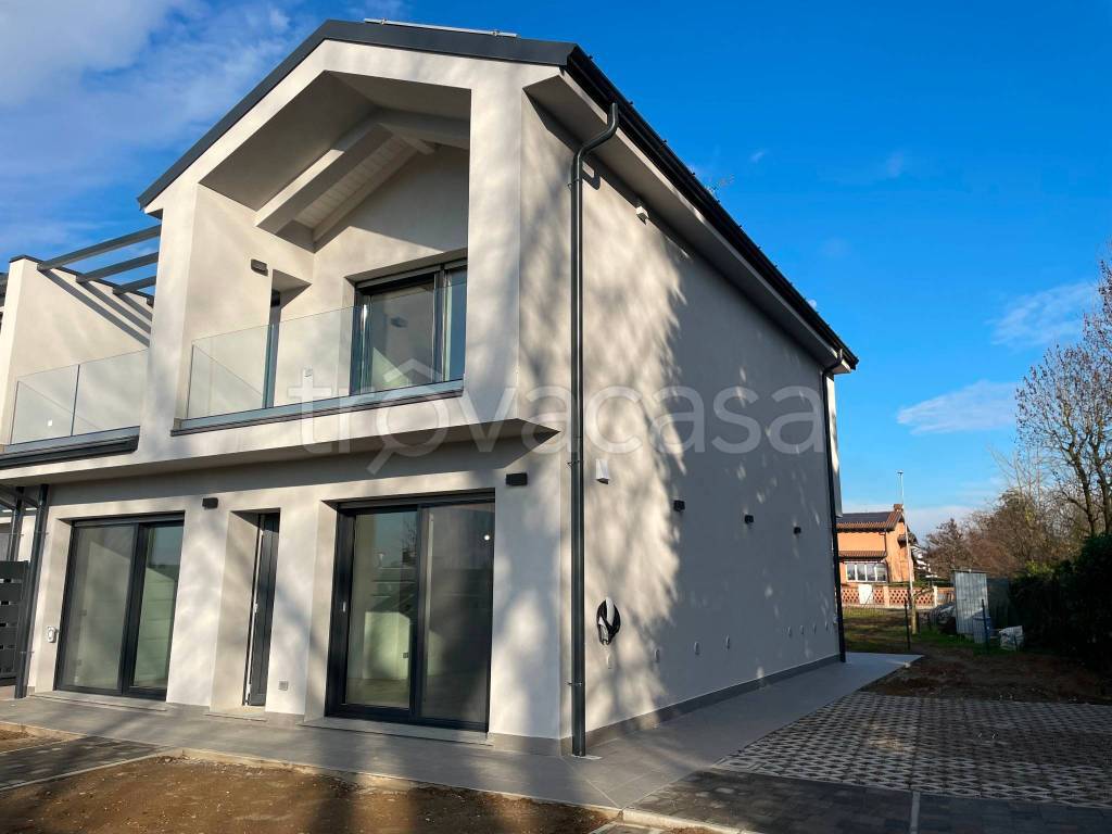 casa indipendente in vendita a Codogno