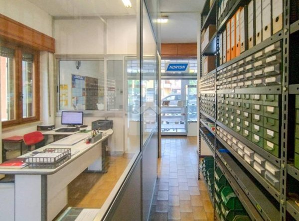 negozio in vendita a Codogno