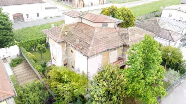 casa indipendente in vendita a Codogno