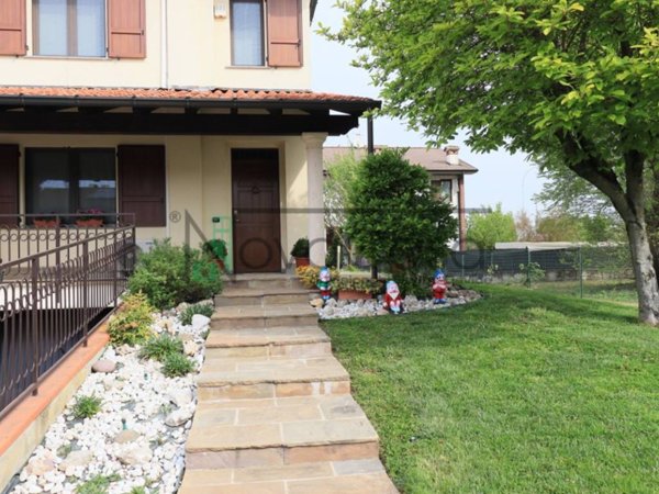 casa indipendente in vendita a Codogno