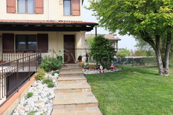 casa indipendente in vendita a Codogno