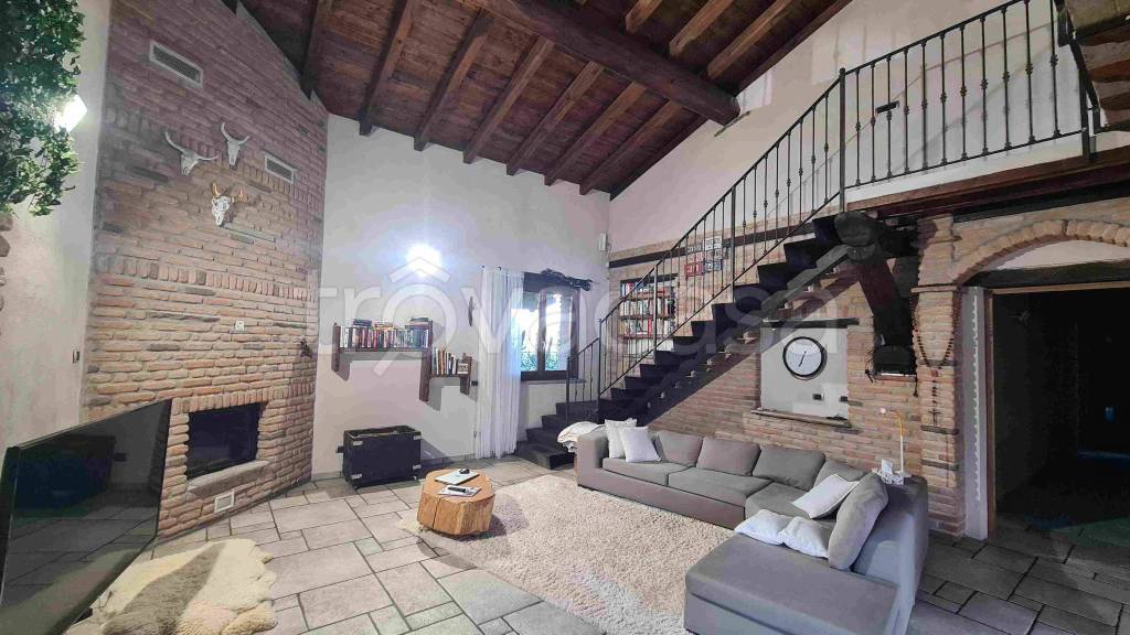 casa indipendente in vendita a Codogno