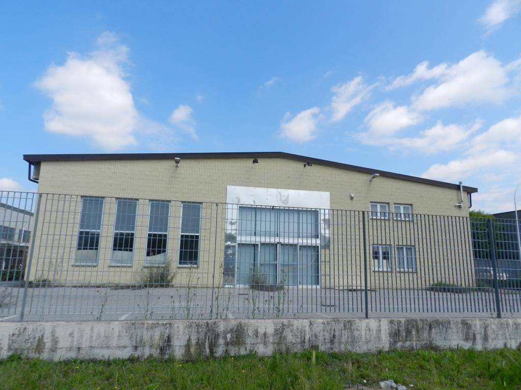 locale commerciale in vendita a Codogno in zona Triulza