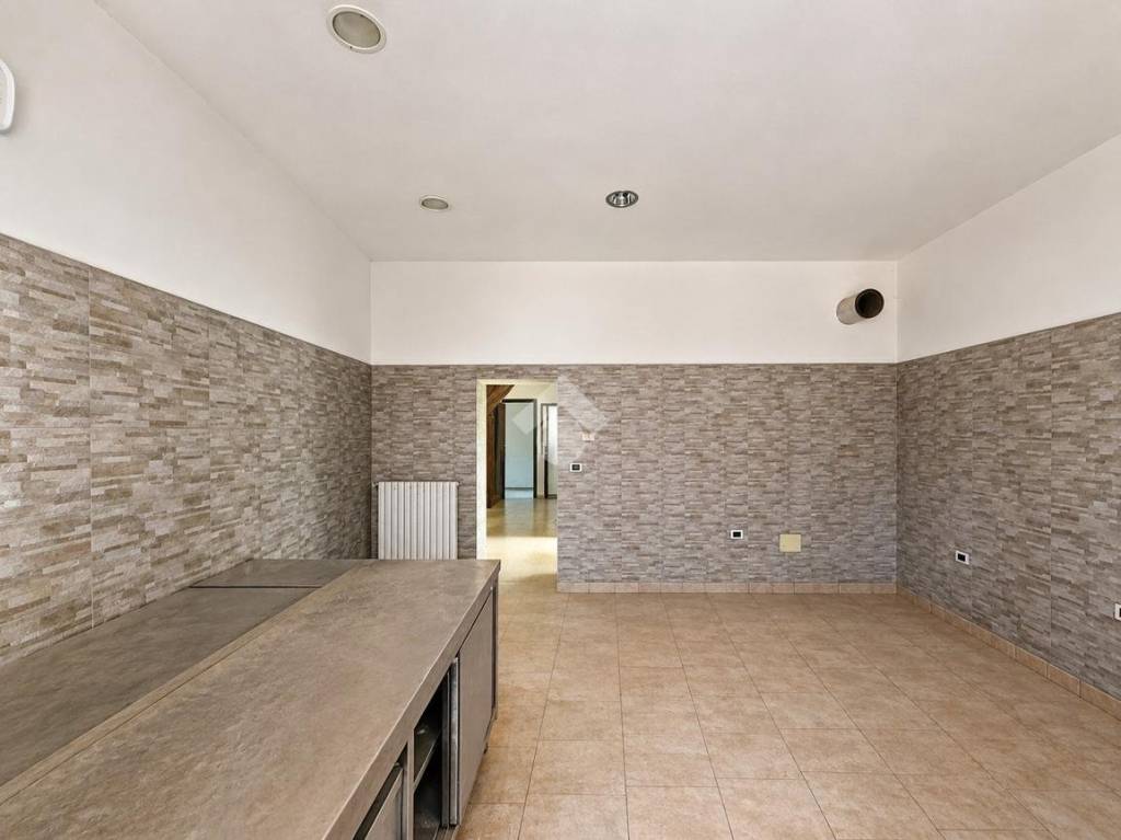negozio in vendita a Codogno
