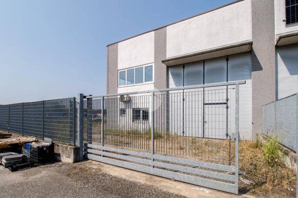 locale commerciale in vendita a Codogno in zona Triulza