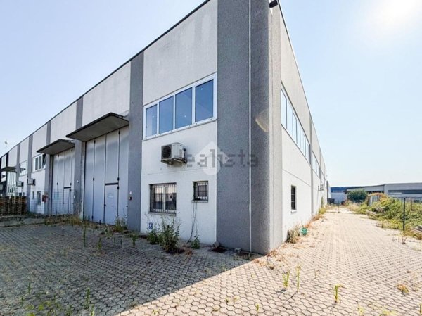 locale commerciale in vendita a Codogno in zona Triulza