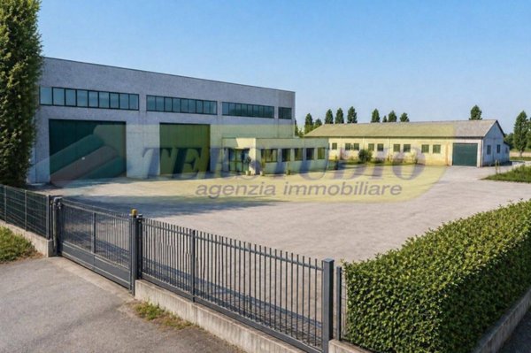 capannone in vendita a Codogno in zona Triulza