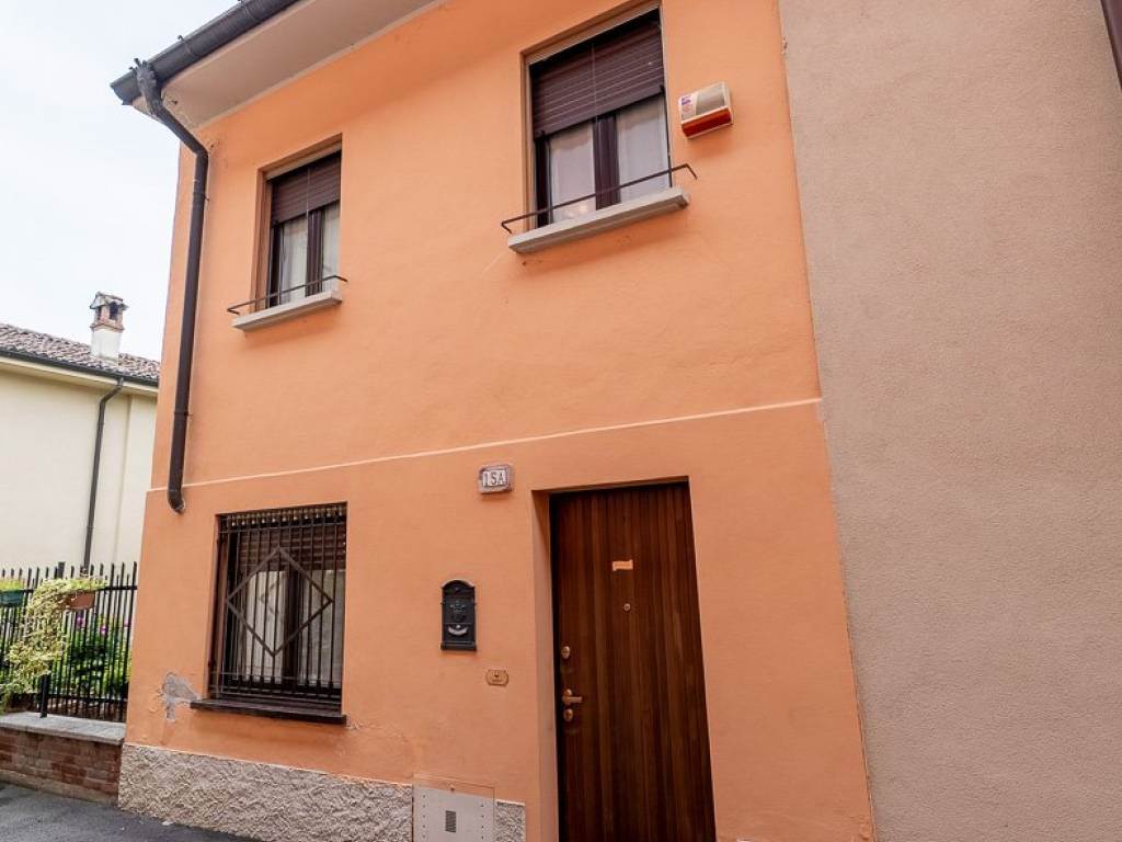 casa indipendente in vendita a Codogno