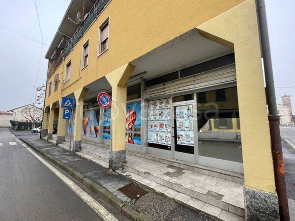 negozio in vendita a Comazzo