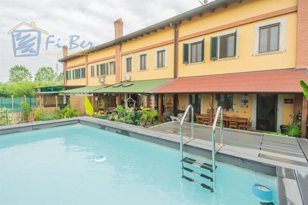 casa indipendente in vendita a Comazzo
