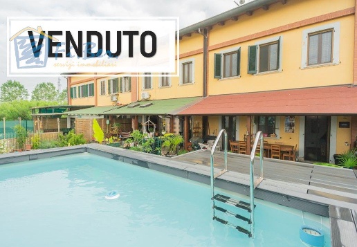 casa indipendente in vendita a Comazzo