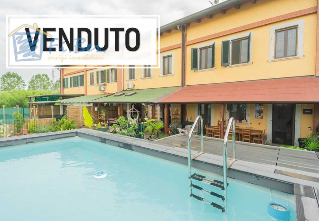 casa indipendente in vendita a Comazzo