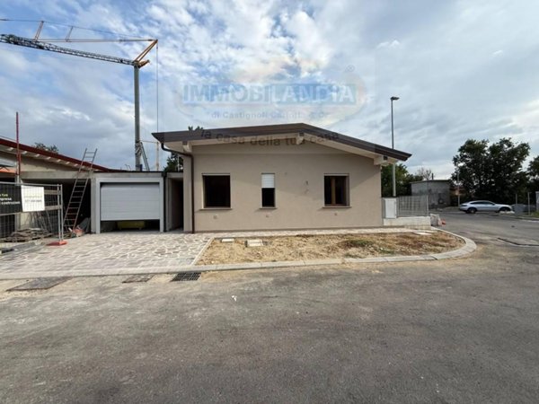 casa indipendente in vendita a Comazzo