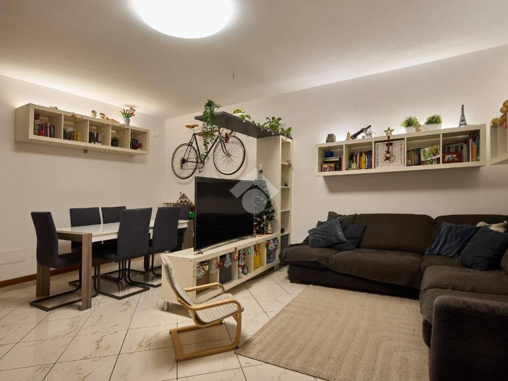 appartamento in vendita a Comazzo in zona Lavagna