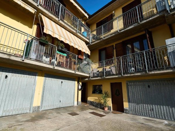 casa indipendente in vendita a Comazzo