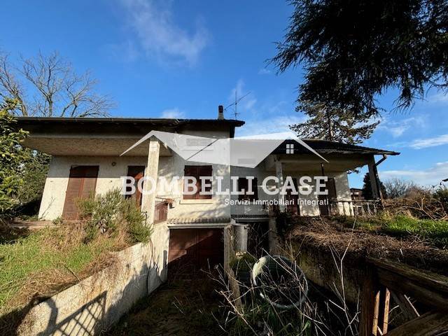 casa indipendente in vendita a Comazzo