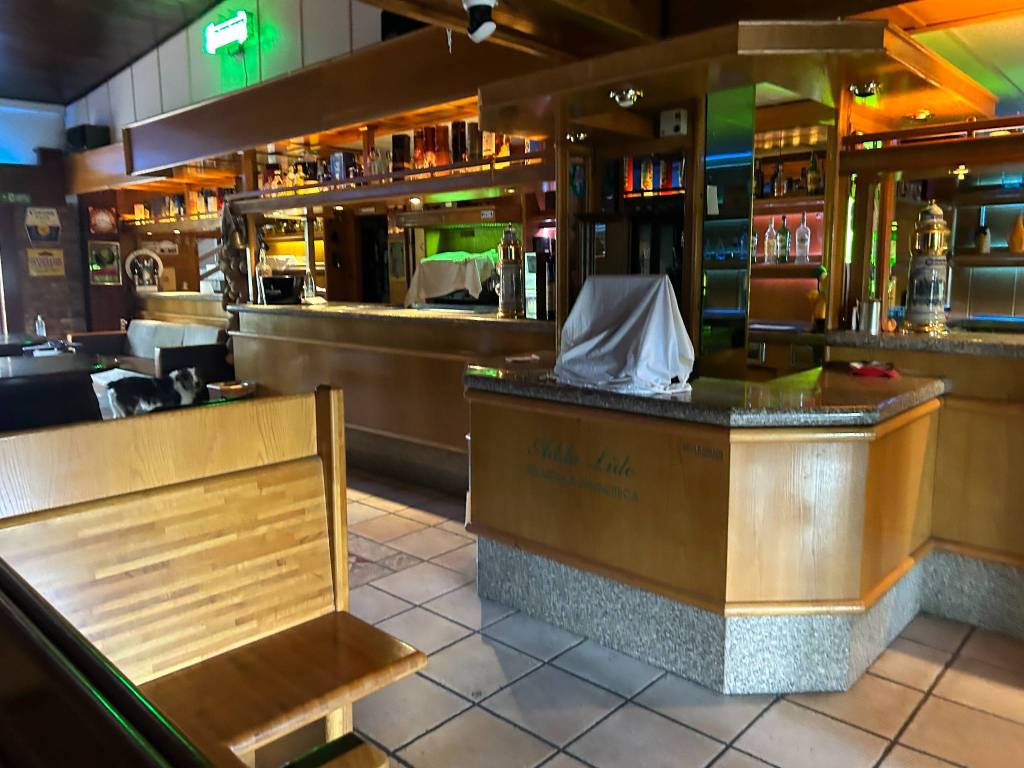 negozio in vendita a Comazzo