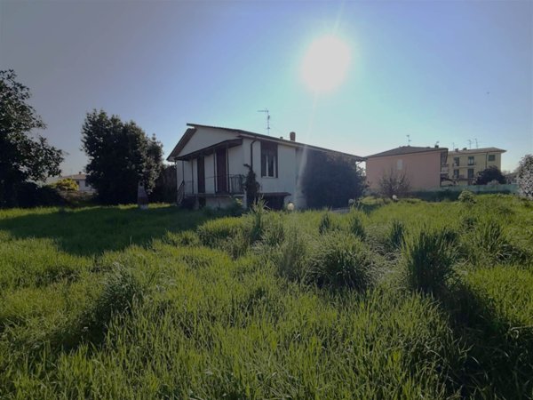 casa indipendente in vendita a Comazzo