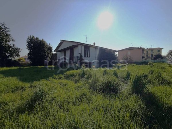 casa indipendente in vendita a Comazzo