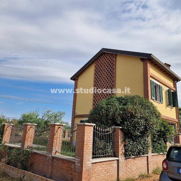 casa indipendente in vendita a Comazzo