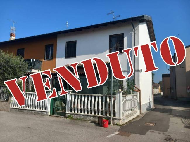 casa indipendente in vendita a Comazzo in zona Lavagna
