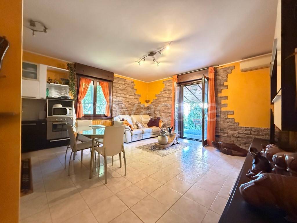 appartamento in vendita a Comazzo
