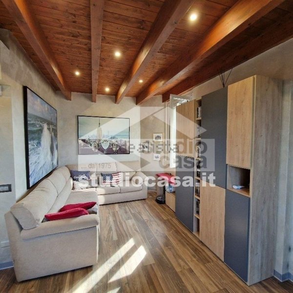 casa indipendente in vendita a Comazzo