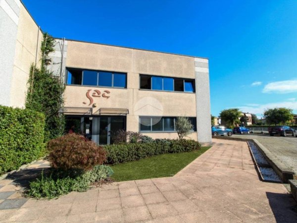 ufficio in vendita a Cornegliano Laudense in zona Muzza Sant'Angelo