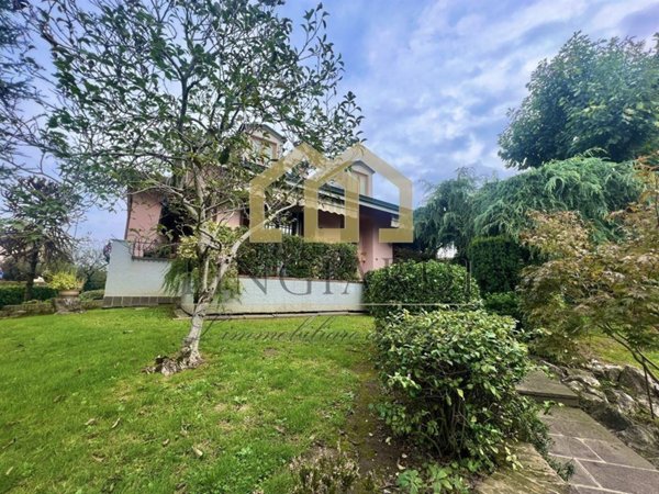 casa indipendente in vendita a Cornegliano Laudense in zona Muzza Sant'Angelo