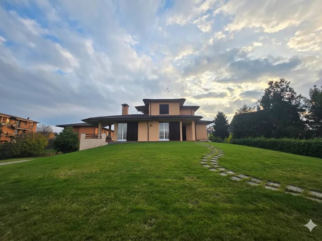 casa indipendente in vendita a Cornegliano Laudense in zona Muzza Sant'Angelo