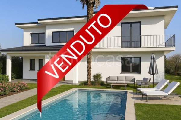 casa indipendente in vendita a Cornegliano Laudense in zona Muzza Sant'Angelo