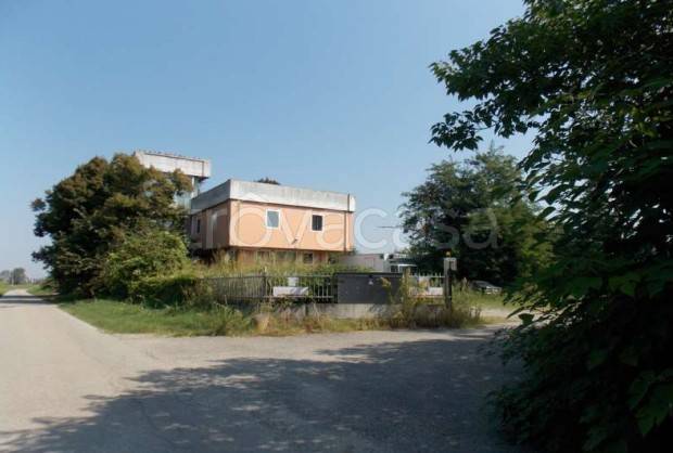 locale commerciale in vendita a Cornegliano Laudense