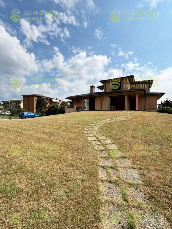 casa indipendente in vendita a Cornegliano Laudense in zona Muzza Sant'Angelo