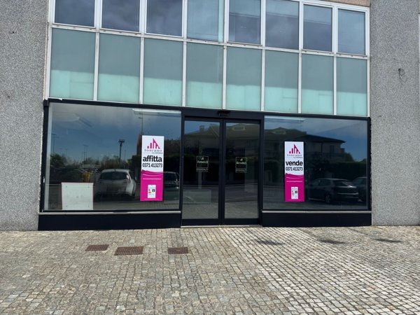 negozio in vendita a Cornegliano Laudense in zona Muzza Sant'Angelo