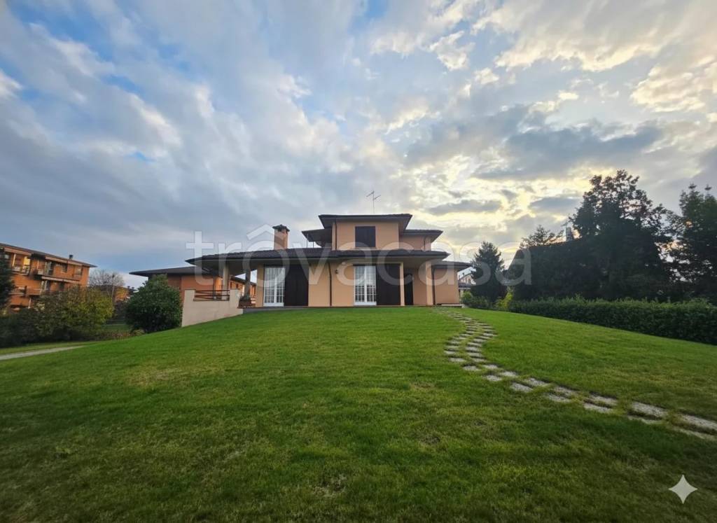 casa indipendente in vendita a Cornegliano Laudense in zona Muzza Sant'Angelo