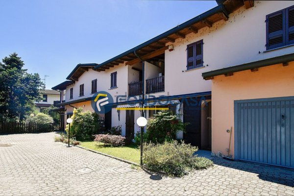 casa indipendente in vendita a Cornegliano Laudense in zona Muzza Sant'Angelo