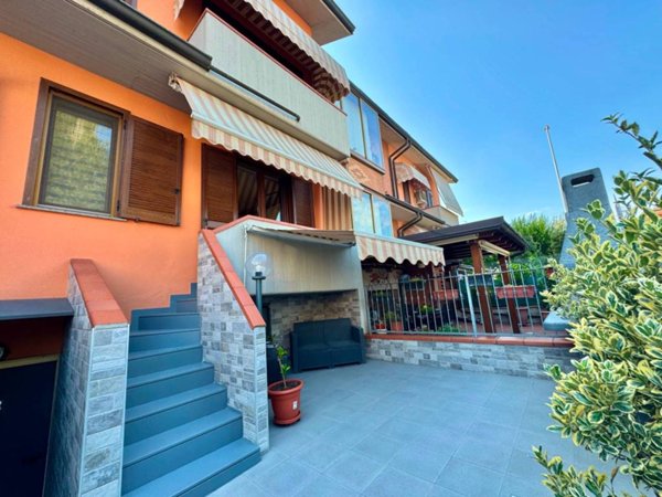 casa indipendente in vendita a Cornegliano Laudense in zona Muzza Sant'Angelo
