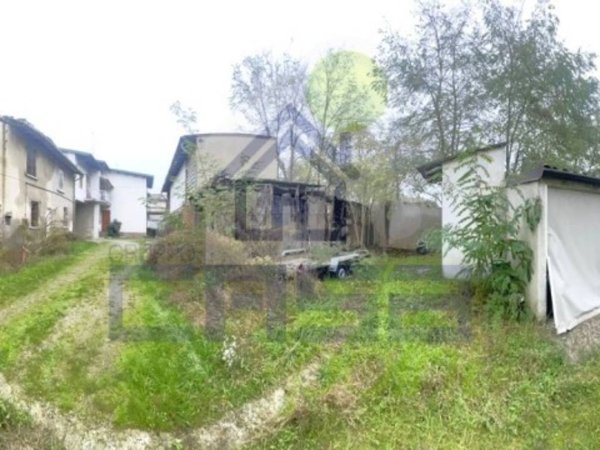 intera palazzina in vendita a Corno Giovine