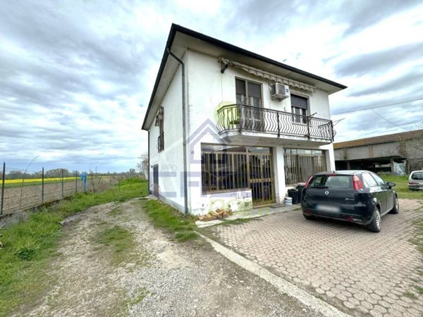 casa indipendente in vendita a Corno Giovine