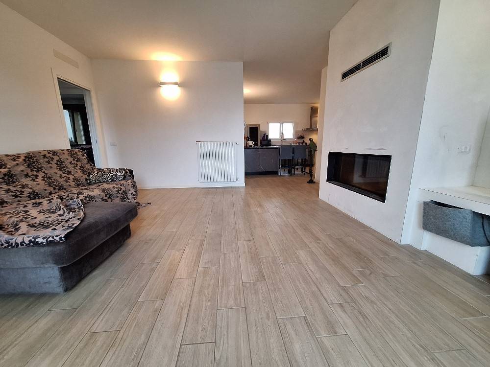 casa indipendente in vendita a Corno Giovine